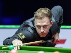 Snookerový svetový číslo 1 Judd Trump tvrdí, že účet Instagram bol napadnutý hackermi – potom vymaže vyhlásenie – po zverejnení explicitného videa z hotelovej izby Trump je svetový hráč snookeru č. 1 a tvrdil, že jeho sociálne médiá boli napadnuté hackermi