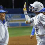 Softbaloví tréneri UCLA inšpirujú najplodnejší útok v krajine