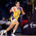 Sparks chráni Kelsey Plum, aby premeškala čas so zranením ľavej nohy