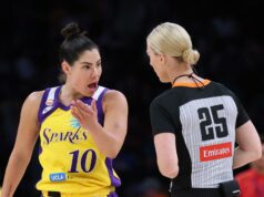 Sparks sa snaží prispôsobiť zásahu WNBA proti fyzickej hre Sparks sa snaží prispôsobiť zásahu WNBA proti fyzickej hre
