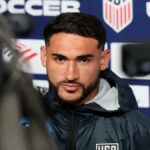 Spojené štáty americké nesmú byť na majstrovstvách sveta vo futbale „príliš úprimné“, hovorí Roldan