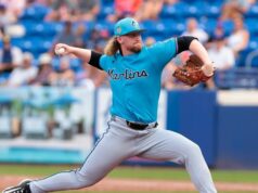 Správa: Marlins vyberie zmluvu pre RHP Zacha Brzykcyho 21. februára 2026; Port St. Lucie, Florida, USA; Nadhadzovač Miami Marlins Zach Brzykcy (62) počas piatej smeny v Clover Parku nastúpil proti New York Mets. Povinný kredit: Sam Navarro-Imagn Images