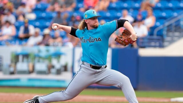 21. februára 2026; Port St. Lucie, Florida, USA; Nadhadzovač Miami Marlins Zach Brzykcy (62) počas piatej smeny v Clover Parku nastúpil proti New York Mets. Povinný kredit: Sam Navarro-Imagn Images