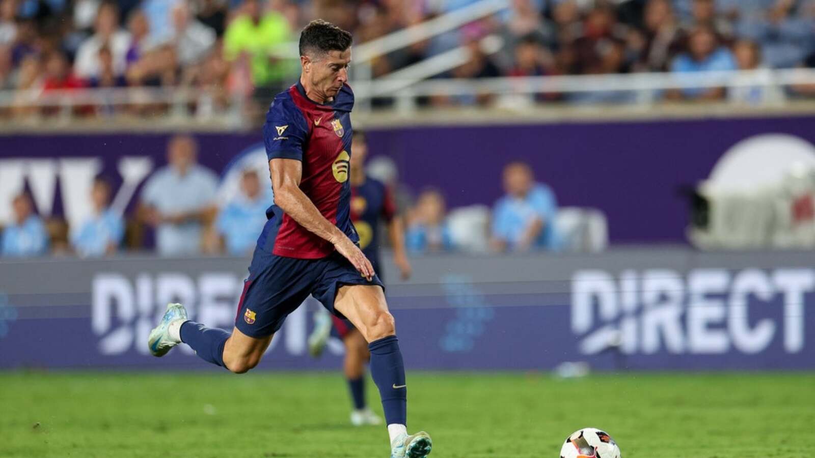 Správy: Bývalá hviezda Barcelony Robert Lewandowski podpísať zmluvu s ohňom