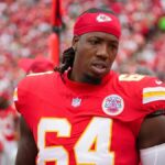 14. septembra 2025; Kansas City, Missouri, USA; Kansas City Chiefs Wanya Morris (64) počas druhého polčasu zápasu proti Philadelphia Eagles na GEHA Field na Arrowhead Stadium. Povinný kredit: Denny Medley-Imagn Images