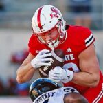 Správy NFL: Nováčik Saints pózuje s titulom WWE na poctu otcovi