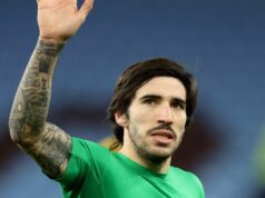 Správy z Arsenalu: Hovory uskutočnené cez Sandro Tonali, keď sa Gunners blížili, za 86 miliónov libier hviezda zamietnutá Sandro Tonali z Newcastlu United máva fanúšikom po víťazstve v zápase štvrtého kola Emirates FA Cup medzi Aston Villa a Newcastle United 14. februára 2026 v anglickom Birminghame.