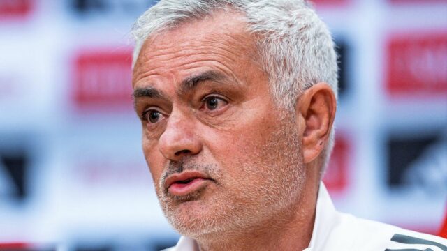 Jose Mourinho, hlavný tréner SL Benfica, hovorí počas tlačovej konferencie pred zápasom Primeira Ligy medzi Gil Vicente FC a SL Benfica.