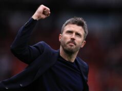 Správy z Man Utd: Ponuka na prestup v hodnote 43 miliónov £ bola „predložená“ po tom, čo Red Devils „rokovali s agentom hviezdy“ Michael Carrick odznak Manchester United