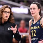 Stephanie White pevne stojí na trénerskom štýle po tom, čo si Caitlin Clark vypľula