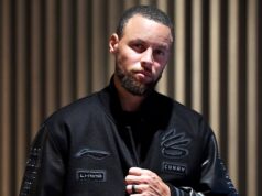Stephen Curry uzavrel dlhodobú zmluvu s čínskou spoločnosťou Li-Ning Steph Curry Curry Značka topánky podpíše dohodu s Li-Ning