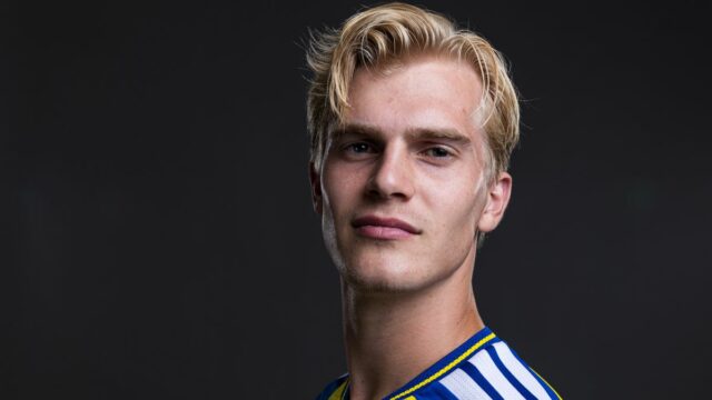 Stredopoliar Tottenhamu Lucas Bergvall prekonal dva rekordy majstrovstiev sveta Stredopoliar Tottenhamu Hotspur Lucas Bergvall mal na majstrovstvách sveta pre Švédsko nezabudnuteľnú noc