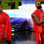 The Street Profits Angelo Dawkins a Montez Ford kráčajú do ringu v Thompson-Boling Arene