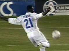 Strelil som najikonickejší gól v Premier League proti Liverpoolu a potom som sa dostal až k zákazu Tony Yeboah rozpútal proti Liverpoolu pre Leeds bleskový volej, na ktorý futbaloví fanúšikovia nikdy nezabudnú