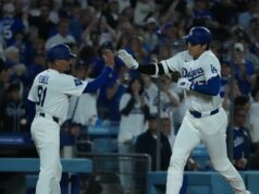 Súhrn MLB: Dodgers zvíťazili nad Rays 1-0 na homer Shohei Ohtani 16. júna 2026; Los Angeles, Kalifornia, USA; Los Angeles Dodgers určili stopéra Shoheia Ohtaniho (17) ako trénera tretieho hráča základnej zostavy Dina Ebela (91) po tom, čo trafil homerun počas šiestej zmeny proti Tampe Bay Rays na štadióne Dodger. Povinný kredit: Kirby Lee-Imagn Images