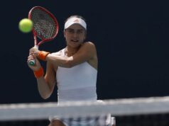 Súhrn WTA: Paula Badosaová porazila Coco Gauffovú v Berlíne 21. marca 2026; Miami Gardens, FL, USA; Iva Jovic (USA) bekhendom proti Paule Badosaovej (ESP) (bez obrázku) v piaty deň Miami Open 2026 na Hard Rock Stadium. Povinný kredit: Geoff Burke-Imagn Images