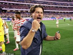 Tajomstvá americkej revolúcie Mauricia Pochettina: Ako Springsteen, Chick-fil-A a šípky poháňali sny USMNT o majstrovstvách sveta Manažér Mauricio Pochettino vyzeral nadšene, keď jeho tím oslavoval v LA naplno