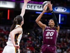 Tempo Gs Brittney Sykes, Kiki Rice zmeškali dlhší čas 16. júna 2026; Indianapolis, Indiana, USA; Strážkyňa Toronta Tempo Brittney Sykes (20) strieľa loptu, zatiaľ čo strážkyňa Indiana Fever Caitlin Clark (22) bráni v prvom polčase v Gainbridge Fieldhouse. Povinný kredit: Trevor Ruszkowski-Imagn Images