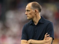Thomas Tuchel kričí ohnivú päťslovnú poznámku, keď Jordan Pickford „zahryzne“ do anglického šéfa Thomas Tuchel, manažér Anglicka