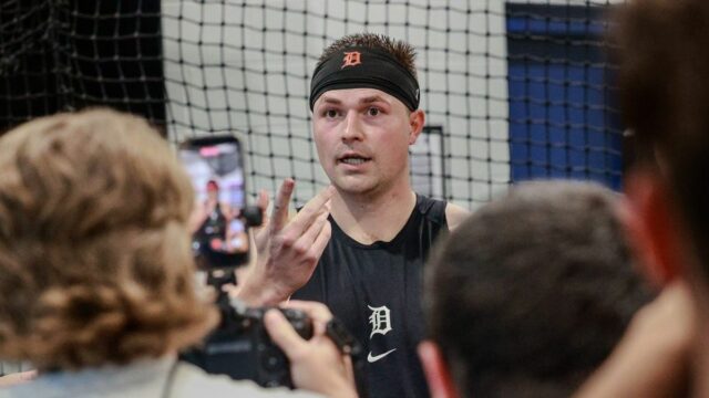 Scény z odvykacej kúry nadhadzovača Detroit Tigers Tarika Skubala začínajú v West Michigan Whitecaps v nedeľu 7. júna v LMCU Ballpark v Comstock Parku.