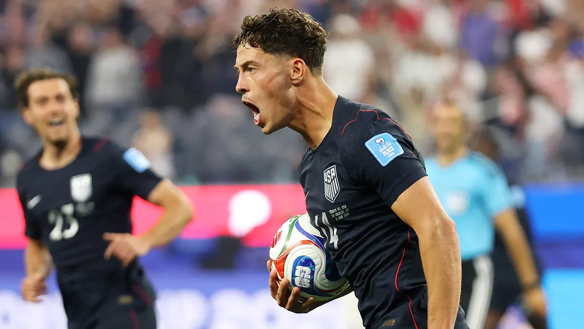 Sebastian Berhalter oslavuje gól