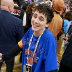 New York Knicks predviedli ďalší pôsobivý comeback a v sobotu vyhrali finále NBA, keď si pripísali víťazstvo nad San Antonio Spurs, ktorí dohnali celebrity ako Timothee Chalamet do šialenstva.