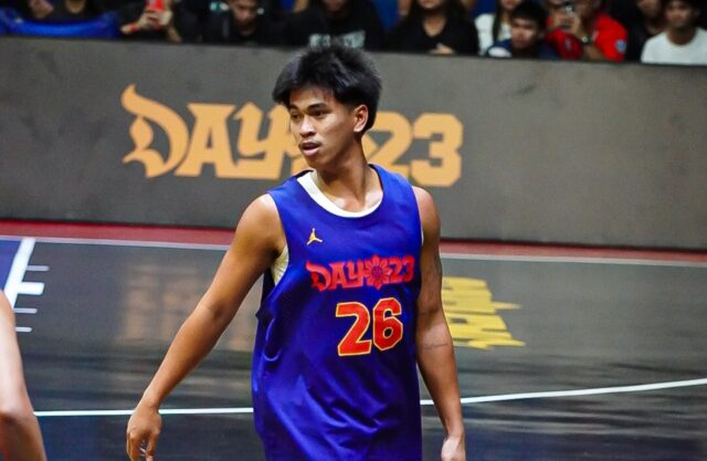 Titing Manalili z Letran Knights v akcii počas podujatia Dayo23 v podaní Jordanu.
