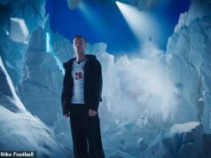 To je nepríjemné! Cole Palmer sa objavil v novej hviezdnej reklame Nike „rip the script“ na majstrovstvách sveta po tom, čo bol vynechaný z anglického tímu Cole Palmer je jediným anglickým hráčom zahrnutým do novej reklamy Nike, zverejnenej vo štvrtok