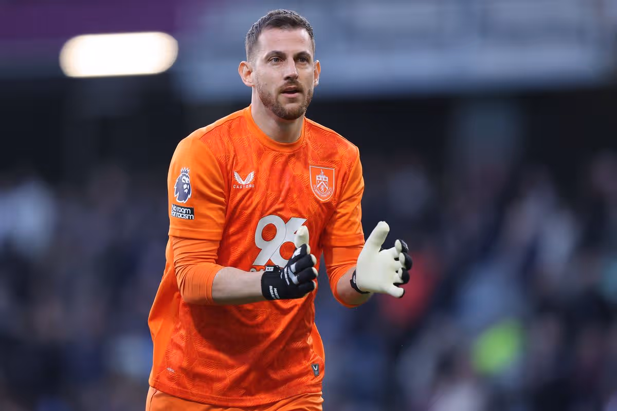 Tottenham v pokročilom štádiu rokuje o bezplatnom prestupe brankára Burnley Martina Dúbravku