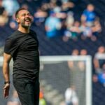 Tréner Tottenhamu Roberto De Zerbi sa zameriava na prestup bývalého obrancu Brightonu Jana Paula van Heckeho