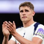 Micky van de Ven z Tottenhamu Hotspur