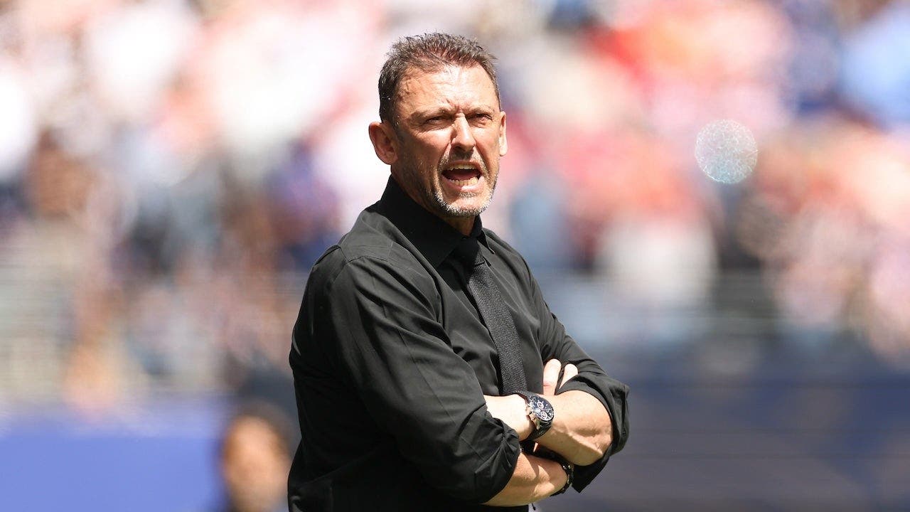 Tréner Austrálie Tony Popovic roztrhol rozhodcu po prehre na majstrovstvách sveta s USA