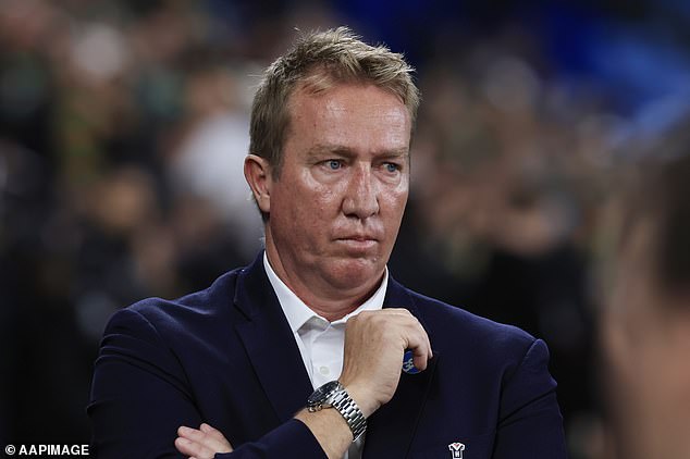 Tréner Kane Evans poslal NRL varovanie pred gay hráčmi - Tréner kohútov Trent Robinson (na snímke) varoval NRL, aby nezaspala na vavrínoch po tom, čo Kane Evans v pondelok večer ukázal, že je gay.