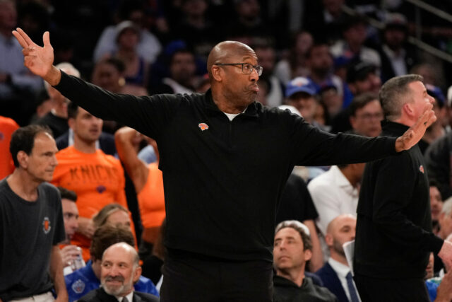 Tréner Mike Brown Knicks verzus Spurs 3. zápas finále NBA