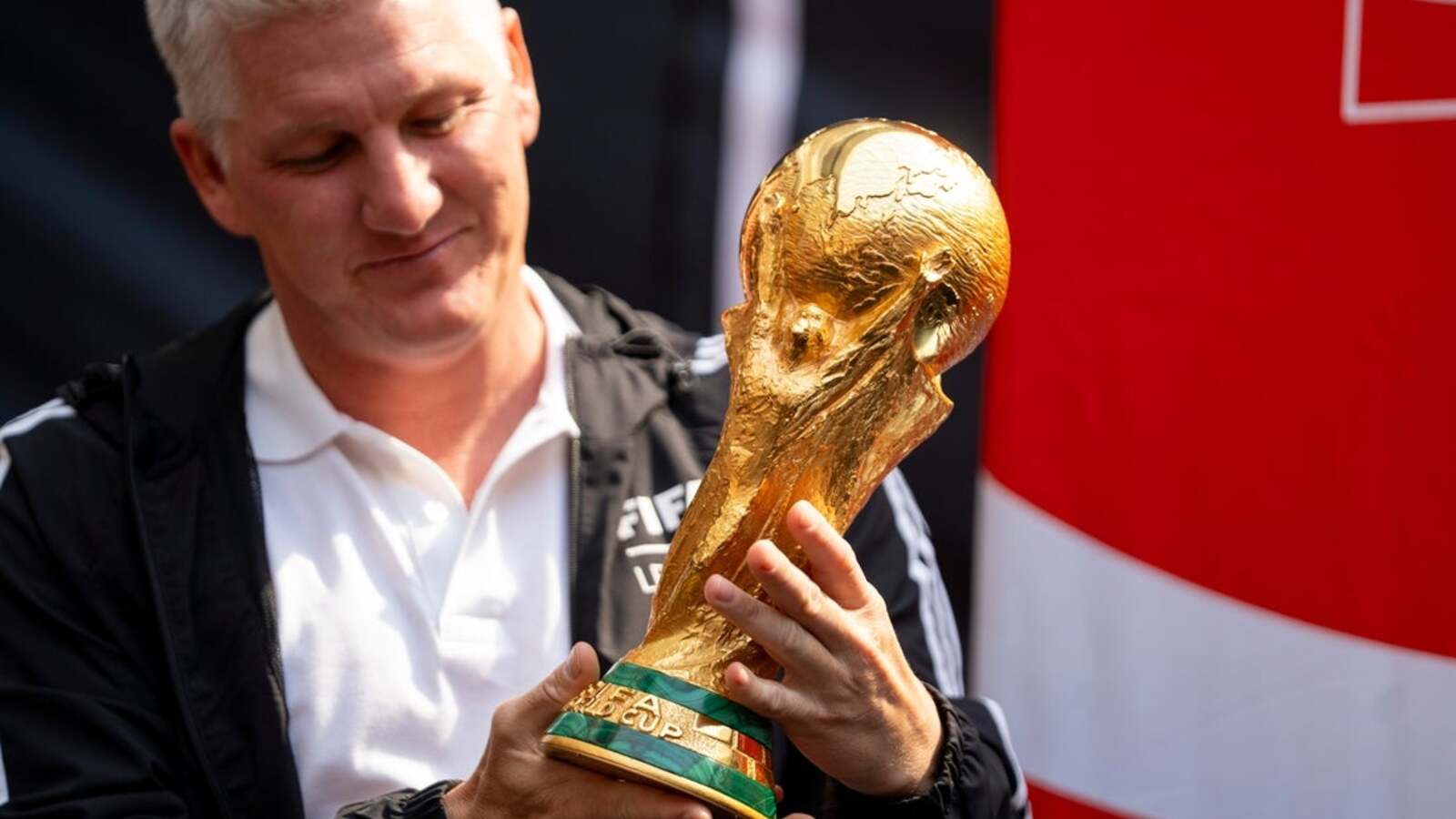 Tréner Pobrežia Slonoviny „sklamaný“ z vyjadrení Bastiana Schweinsteigera o „africkom futbale“