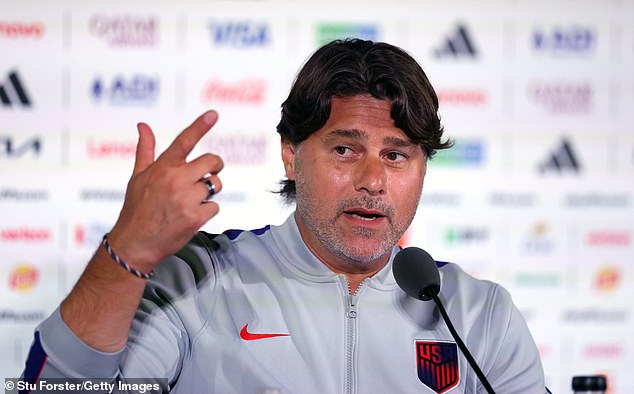 Tréner USA Mauricio Pochettino vyzýva fanúšikov, aby v predvečer otvorenia Mauricio Pochettino hovorí pred úvodným zápasom majstrovstiev sveta USA proti Paraguaju