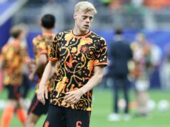 Tri ďalšie kluby budú profitovať z prestupu Tottenhamu za 52 miliónov libier Jana Paula van Heckeho z Brightonu Jan Paul van Hecke spečatil veľký prestup peňazí z Brightonu do Tottenhamu a profitovať z toho budú tri ďalšie kluby