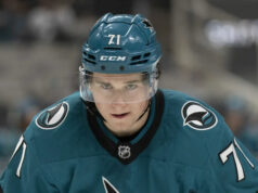 Tri tímy NHL sú pripravené urobiť veľké prestupy mimo sezóny 1. októbra 2024; San Jose, Kalifornia, USA; Center San Jose Sharks Macklin Celebrini (71) počas druhej tretiny proti Utah Hockey Club v SAP Center v San Jose. Povinný kredit: Stan Szeto-Imagn Images