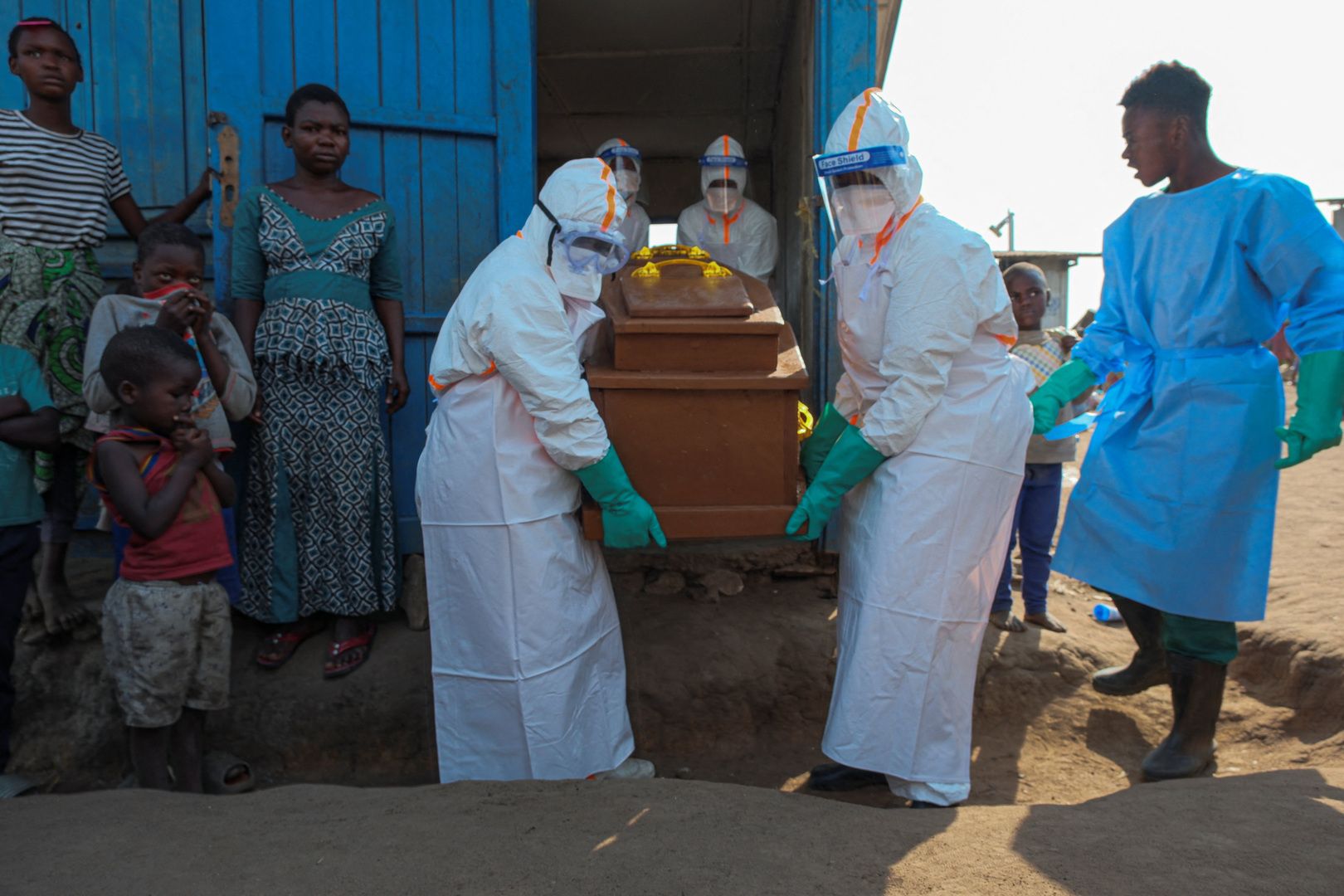 Tridsať mŕtvych vo vysídlenom tábore KDR, keď hrozba eboly rastie | Ebola