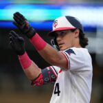 2. júna 2026; Minneapolis, Minnesota, USA; Minnesota Twins shortstop Tristan Gray (4) reaguje na úder singlu počas tretej zmeny proti Chicago White Sox na Target Field. Povinný kredit: Jordan Johnson-Imagn Images