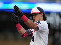Tristan Gray, Dvojčatá sa usilujú o 3-hru White Sox 2. júna 2026; Minneapolis, Minnesota, USA; Minnesota Twins shortstop Tristan Gray (4) reaguje na úder singlu počas tretej zmeny proti Chicago White Sox na Target Field. Povinný kredit: Jordan Johnson-Imagn Images