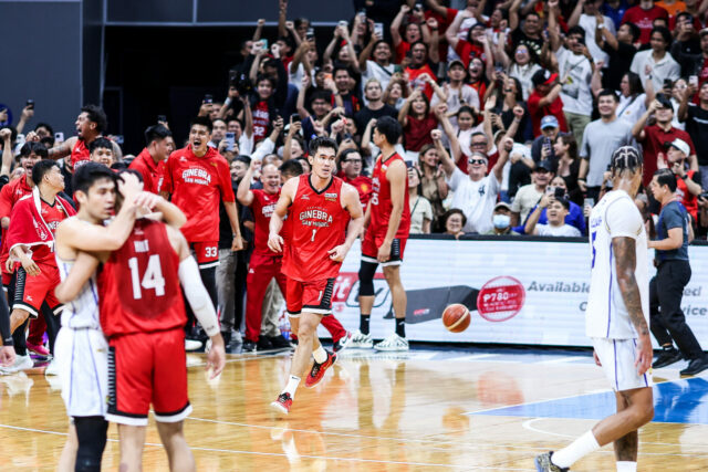 Troy Rosario z Barangay Ginebra Gin Kings počas 7. zápasu finále PBA Commissioner's Cup 2026 proti TNT Tropang 5G.