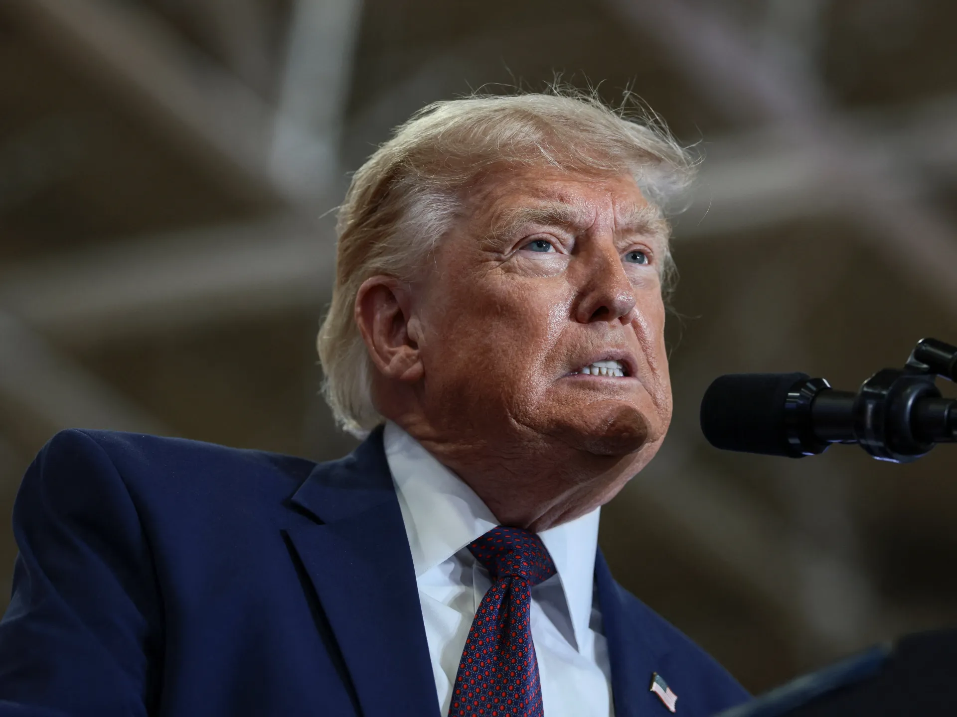Trump ruší podpisovanie zákona o bývaní a požaduje najskôr zákon o preukaze totožnosti voličov v USA | Správy Donalda Trumpa