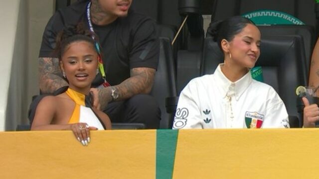 Tyla a Becky G žiaria úsmevmi, keď ich vidia na Tyla a Becky G