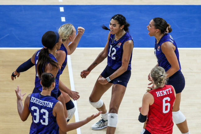 USA dokončuje dominantné zametanie úseku PH USA sweep VNL týždeň 2