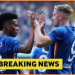 Útočník Chelsea Liam Delap je spájaný s prestupom do Fulhamu