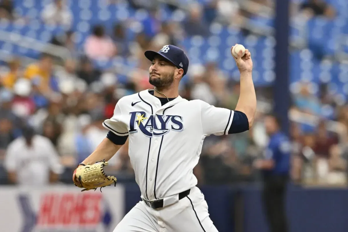 31. mája 2026; Petrohrad, Florida, USA; Nadhadzovač Tampy Bay Rays Shane McClanahan (18) hádže nadhoz počas druhej zmeny proti Los Angeles Angels na Tropicana Field. Povinný kredit: Pablo Robles-Imagn Images