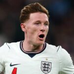 LONDÝN, ANGLICKO - 31. marca: Elliot Anderson z Anglicka sa pozerá počas medzinárodného priateľského zápasu medzi Anglickom a Japonskom na štadióne Wembley 31. marca 2026 v Londýne v Anglicku. (Foto: Michael Regan – The FA/The FA cez Getty Images)