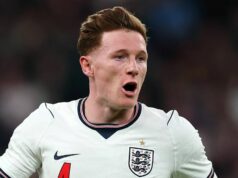 V rámci pozoruhodného vzostupu Elliota Andersona ako Man Utd v prestupovom boji o anglickú hviezdu LONDÝN, ANGLICKO - 31. marca: Elliot Anderson z Anglicka sa pozerá počas medzinárodného priateľského zápasu medzi Anglickom a Japonskom na štadióne Wembley 31. marca 2026 v Londýne v Anglicku. (Foto: Michael Regan – The FA/The FA cez Getty Images)