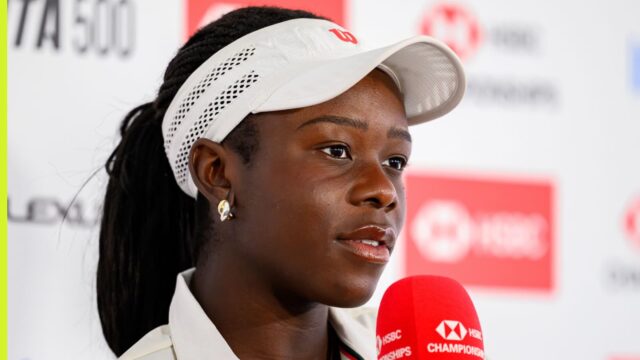 Victoria Mboko posiela správu po zranení vo Wimbledone
